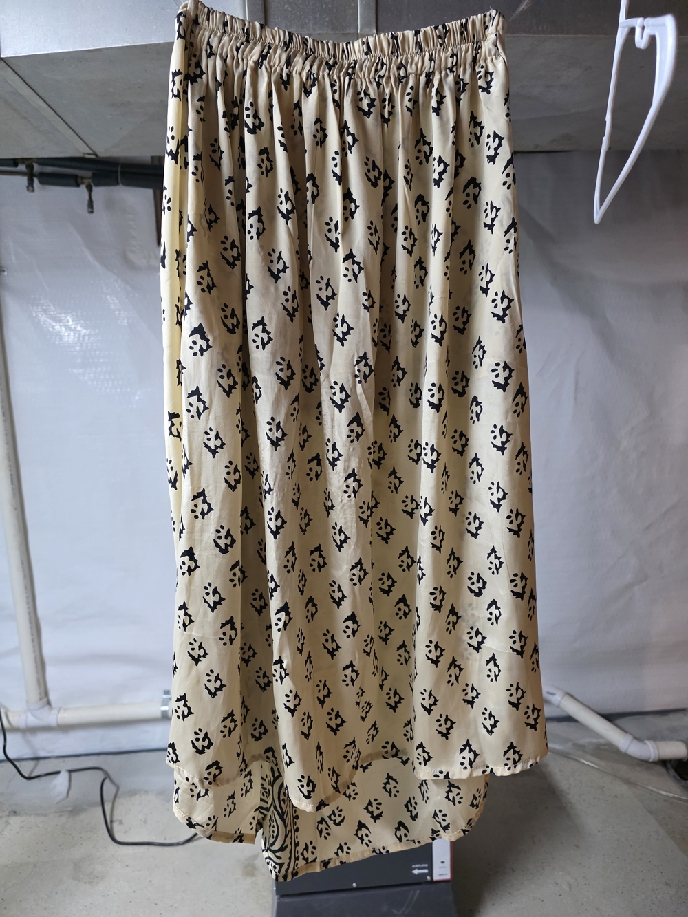 Beige Patterned Elastic-Waist Maxi Skirt